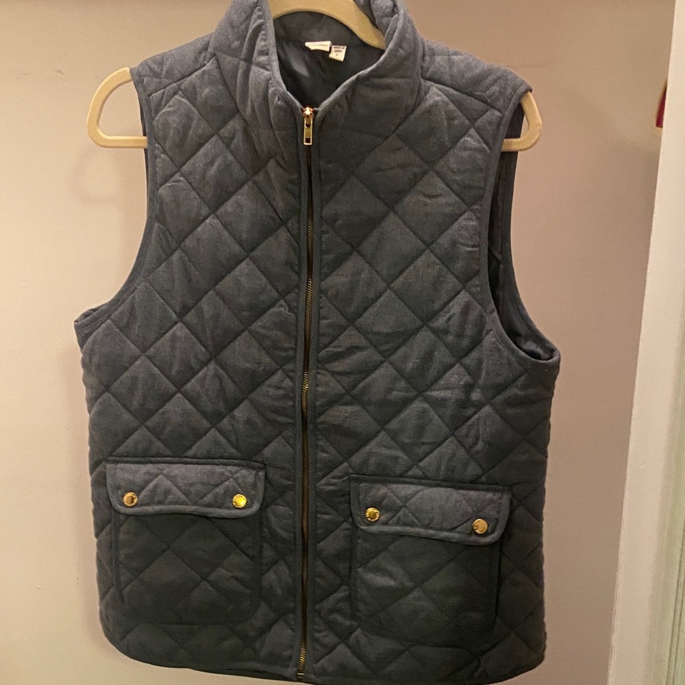 Artisan NY Quilted Puffer Vest in Charcoal with Gold Hardware